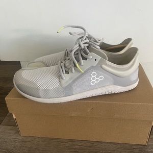 Vivo barefoot moonstone gray primus lite